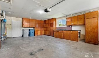 8450 W Canterbury Dr, Boise, ID 83704