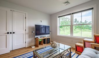 5 Goldfinch Dr, Falmouth, ME 04105