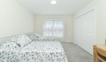 2 Iris Ct, Cromwell, CT 06416