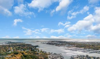 64 Harbor Inn Rd, Bayville, NJ 08721