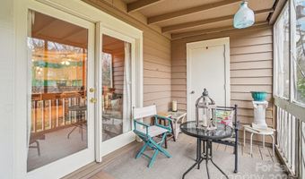 2 Creekside Ln, Asheville, NC 28803