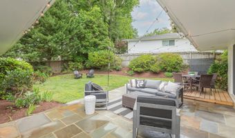 6337 LENOX Rd, Bethesda, MD 20817