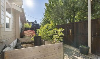 440 NW Riverfront St, Bend, OR 97703