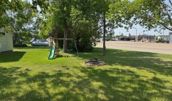 216 4th St E, Bottineau, ND 58318