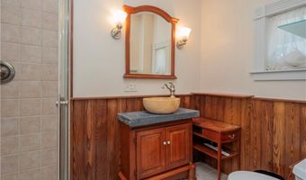 17 Lincoln St, Newport, RI 02840