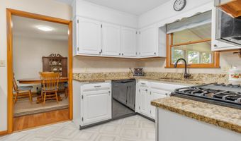 8 BRIGHTWOOD Dr, Hagerstown, MD 21740