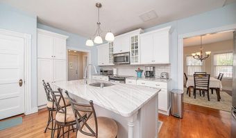 40 Vine St, East Greenwich, RI 02818