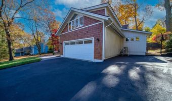 5 Karen Dr, Barrington, RI 02806