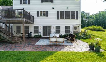 20 Babbidge Rd, Falmouth, ME 04105