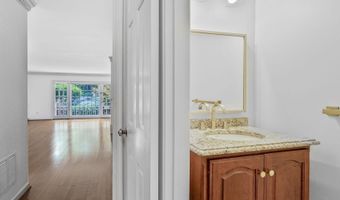 4922 WESTERN Ave D7, Bethesda, MD 20816