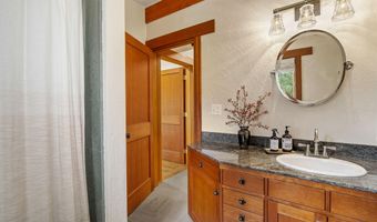 5293 Highway 66, Ashland, OR 97520