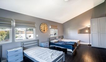 1116 Circle Dr, Escondido, CA 92025