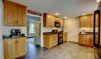 18 Tea Kettle Ln, Wells, ME 04090