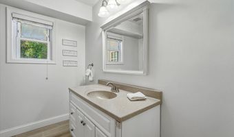 37 Spruce Cir S, Barnegat, NJ 08005