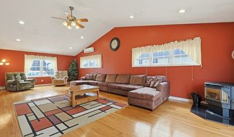 49 Brown St, Attleboro, MA 02703