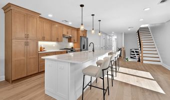 29 W 9TH St, Bayonne, NJ 07002