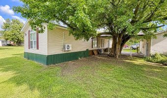 809 W 9th St, Baxter Springs, KS 66713