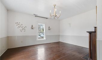 108 King St, Adairsville, GA 30103