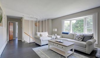 132 Ruggles Ave, Newport, RI 02840