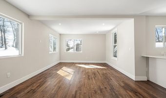 6 Juniper Ridge Dr, Danbury, CT 06811