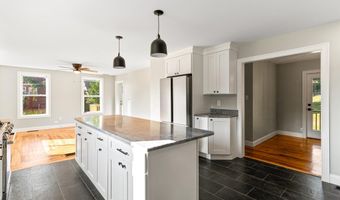 1 Blackstrap Rd, Falmouth, ME 04105