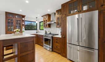 607 E Frederick St, Arlington Heights, IL 60004