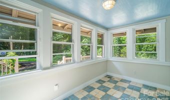76 Starnes Cove Rd, Asheville, NC 28806