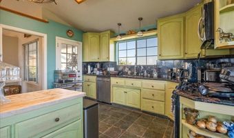 772 Rainbow Crest Rd, Fallbrook, CA 92028
