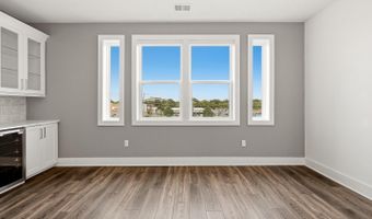 44824 TIVERTON Sq, Ashburn, VA 20147