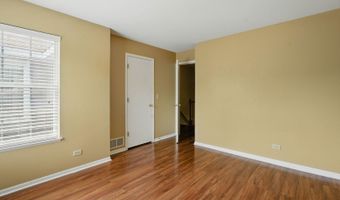 2052 WAVERLY Ln, Algonquin, IL 60102