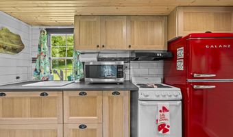 90 Railroad Lock Rd, Beattyville, KY 41311