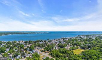 375 E BARNEGAT Ave, Bayville, NJ 08721