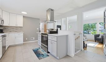 15 Austin Dr, Cumberland, RI 02864