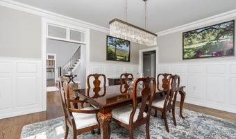 1 Stoneridge Dr, Albany, NY 12211