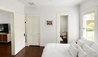 211 MONTCLAIR St, Alamo Heights, TX 78209
