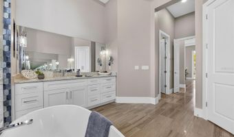 638 MANNS HARBOR Dr, Apollo Beach, FL 33572