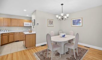 4 Hollyhock Knoll Ct 4, Bourne, MA 02532