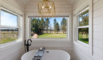 66300 White Rock Loop, Bend, OR 97703