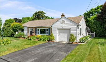 70 Baldwin Orchard Dr, Cranston, RI 02920