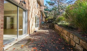 6220 ROBINWOOD Rd, Bethesda, MD 20817