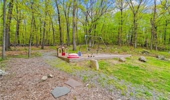 17 Will Croft St, Cumberland, RI 02864