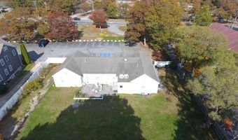 677 W West Main St, Barnstable, MA 02630