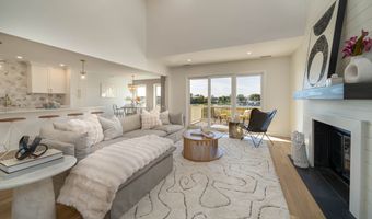 74 Quarry Dock Rd 74, Branford, CT 06405