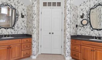 68 Delta Dr, North Kingstown, RI 02874