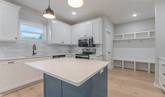 41 Fleetwood Dr, Bella Vista, AR 72714