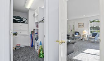 146 Parkwood Dr, Augusta, ME 04330