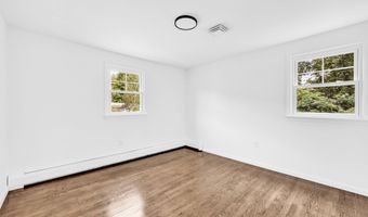 5 Butternut Dr, Bloomfield, CT 06002