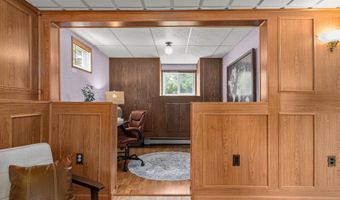 1525 E JOHN St, Appleton, WI 54915