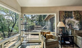 290 Skycrest Dr, Ashland, OR 97520