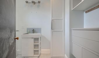 2210 LAKE Ave, Baltimore, MD 21213